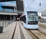 Aarhus Stadtbahn Linie L1 mit Niederflurgelenkwagen 2108-2208 am Dokk1 (2021)