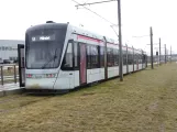 Aarhus Stadtbahn Linie L2 mit Niederflurgelenkwagen 1102-1202 am Lisbjergskolen (2022)