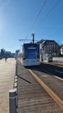 Aarhus Stadtbahn Linie L2 mit Niederflurgelenkwagen 1106-1206nah Skolebakken (2025)