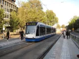 Amsterdam Straßenbahnlinie 10 mit Niederflurgelenkwagen 2001 auf Frederiksplein (2009)