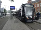 Amsterdam Straßenbahnlinie 13 mit Niederflurgelenkwagen 2111 am Bahnhof Centraal (2022)