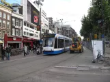 Amsterdam Straßenbahnlinie 14 mit Niederflurgelenkwagen 2082 am Rembrandtplein (2009)