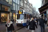 Amsterdam Straßenbahnlinie 5 mit Gelenkwagen 906 auf Leidsestraat (2011)