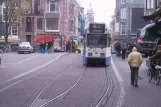 Amsterdam Straßenbahnlinie 5 mit Gelenkwagen 920 auf Prisengracht (2004)