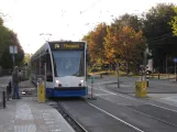 Amsterdam Straßenbahnlinie 7 mit Niederflurgelenkwagen 2102 auf Frederiksplein (2009)