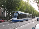 Amsterdam Straßenbahnlinie 9 mit Niederflurgelenkwagen 2126 auf Plantage Middenlaan (2009)