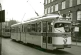 Archivfoto: Kopenhagen Straßenbahnlinie 5 mit Gelenkwagen 801 draußen Nørrebro Remise (1960)