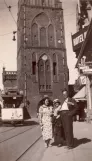 Archivfoto: Rostock Zusätzliche Linie 2 mit Triebwagen 23 nahe bei Sankt-Petri-Kirche (1923-1930)