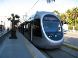 Athen Straßenbahnlinie 5 Green mit Niederflurgelenkwagen TA10009 am Aristoteles Syntagma (2007)