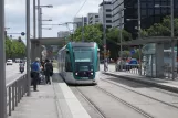 Barcelona Straßenbahnlinie T1 mit Niederflurgelenkwagen 10 am Maria Cristina (2012)