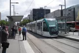 Barcelona Straßenbahnlinie T1 mit Niederflurgelenkwagen 16 am Maria Cristina (2012)