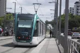 Barcelona Straßenbahnlinie T1 mit Niederflurgelenkwagen 21 am Maria Cristina (2012)