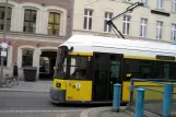 Berlin Schnelllinie M1 mit Niederflurgelenkwagen 2016 nahe bei U Oranienburger Tor (2010)