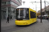 Berlin Schnelllinie M4 mit Niederflurgelenkwagen 8006 auf Neue Promenade (2012)