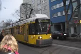 Berlin Straßenbahnlinie 12 mit Niederflurgelenkwagen 2001nah Rosenthaler Platz (2007)