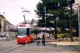 Bern Straßenbahnlinie 5 mit Gelenkwagen 737 am Ostring (2006)