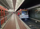 Bonn Straßenbahnlinie 66 mit Gelenkwagen 7456 am Siegburg Bahnhof (2023)