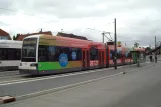 Bremen Straßenbahnlinie 1 mit Niederflurgelenkwagen 3128 am Bahnhof Mahndorf (2015)