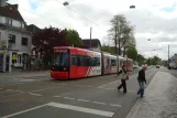 Bremen Straßenbahnlinie 2 mit Niederflurgelenkwagen 3047 am Bahnhof Sebaldsbrück (2015)