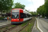 Bremen Straßenbahnlinie 6 mit Niederflurgelenkwagen 3125 am Emmastr. (2009)