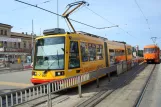 Brünn Straßenbahnlinie 6 mit Niederflurgelenkwagen 1820 am Hlavní Nádraží (2008)