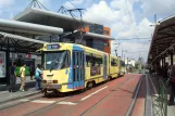 Brüssel Straßenbahnlinie 82 mit Gelenkwagen 7944 am Weststation / Gade de l'Ouest (2010)