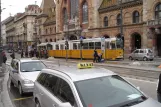 Budapest Straßenbahnlinie 47 mit Gelenkwagen 1301 am Fővám tér M (2013)