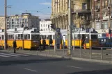 Budapest Straßenbahnlinie 49 mit Triebwagen 3313 am Deák Ferenc tér (2006)