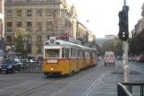 Budapest Straßenbahnlinie 49 mit Triebwagen 3866 auf Károly kötút (2006)