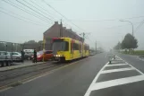 Charleroi Straßenbahnlinie M2 mit Gelenkwagen 7416 am Fontaine-L'Ebveque (2014)