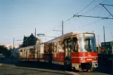 Den Haag Straßenbahnlinie 11 mit Gelenkwagen 6058 am Station Hollands Spoor (2003)