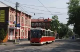 Donezk Straßenbahnlinie 1 mit Triebwagen 3031 am Moskva Mall (2012)