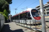 Florenz Straßenbahnlinie T1 mit Niederflurgelenkwagen 1004 auf Viale Fratelli Rosselli (2016)