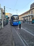 Frankfurt am Main Straßenbahnlinie 17 mit Niederflurgelenkwagen 203 auf Haupbahnhof Südseite (2022)