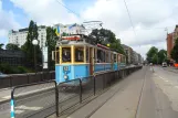 Göteborg 12 (Lisebergslinjen) mit Triebwagen 133 am Berzeliigatan (2012)