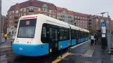 Göteborg Straßenbahnlinie 6 mit Niederflurgelenkwagen 464 am Korsvägen (2020)