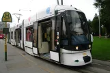 Graz Straßenbahnlinie 7 mit Niederflurgelenkwagen 658 am Hauptbahnhof (Europaplatz) (2010)