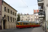 Grudziądz Straßenbahnlinie T2 mit Gelenkwagen 76 auf Klasztorna (2009)