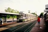 Hannover Straßenbahnlinie 4 mit Gelenkwagen 2579 am Misburger Str. (2002)