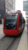 Houston Straßenbahnlinie Grün mit Niederflurgelenkwagen 329 am Central Station Rusk (2018)