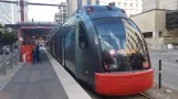 Houston Straßenbahnlinie Rot mit Niederflurgelenkwagen 104 am Dryden/TMC (2018)