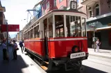 Innsbruck Museumszubringer mit Triebwagen 1, die Vorderseite Anichstr. / Rathausgalerien (2010)