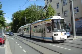 Jena Straßenbahnlinie 2 mit Niederflurgelenkwagen 606 am Geschwister Scholl-Straße (2014)