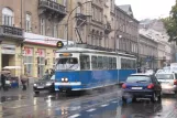 Krakau Straßenbahnlinie 2 mit Gelenkwagen 144 am Teatr Bagatela (2011)