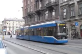 Krakau Straßenbahnlinie 8 mit Niederflurgelenkwagen 2030 am Stradom (2011)