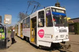 Lemberg Straßenbahnlinie 6 mit Gelenkwagen 1129 am Pryvokzalnyi market (2011)