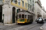 Lissabon Straßenbahnlinie 28E mit Triebwagen 565 auf Rua do Comércio (2013)