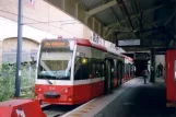 London Straßenbahnlinie 3 mit Niederflurgelenkwagen 2541 am Wimbledon (2006)