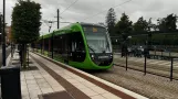 Lund Straßenbahnlinie 1 mit Niederflurgelenkwagen 05 (Inferno) am Universitetssjukhuset (2023)