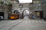 Mailand Straßenbahnlinie 1 mit Triebwagen 1787nah Archi de Porta Nuova (2009)